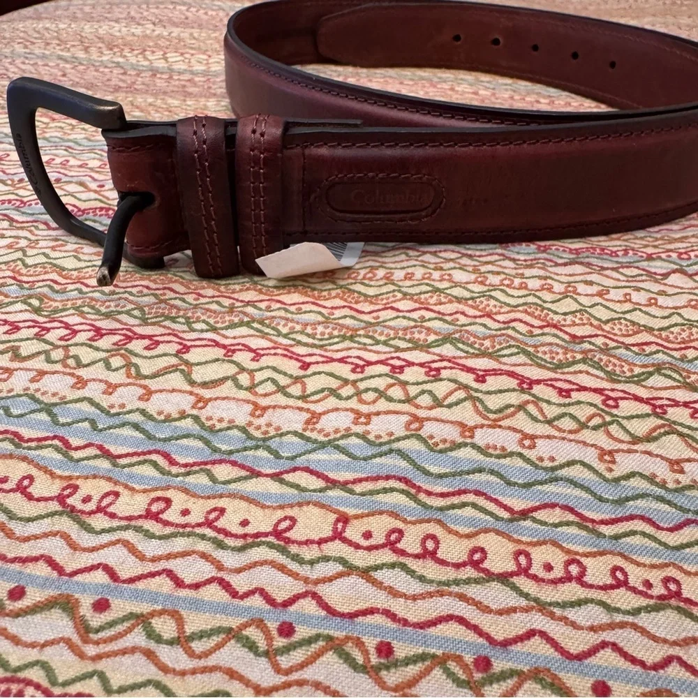 Vintage Columbia Men's Full Grain Leather Belt: Size 44 with Pewter Buckle NWT